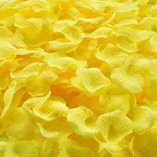 Artificial Silk Rose Petals (500–3000 pcs) – Romantic Wedding Decoration – Table or Aisle Scatter